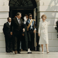 Michael_Jackson_with_the_Reagans.png